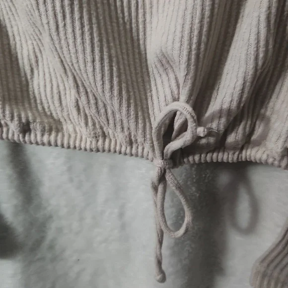 Abercrombie And Fitch Women's Beige Ribbed Crop Top With Tie Size S - Picture 2 of 4